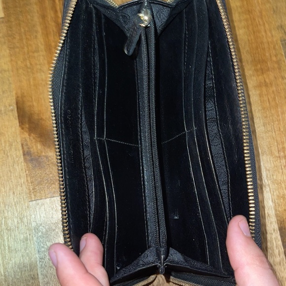 Michael Kors wallet - Picture 3 of 4